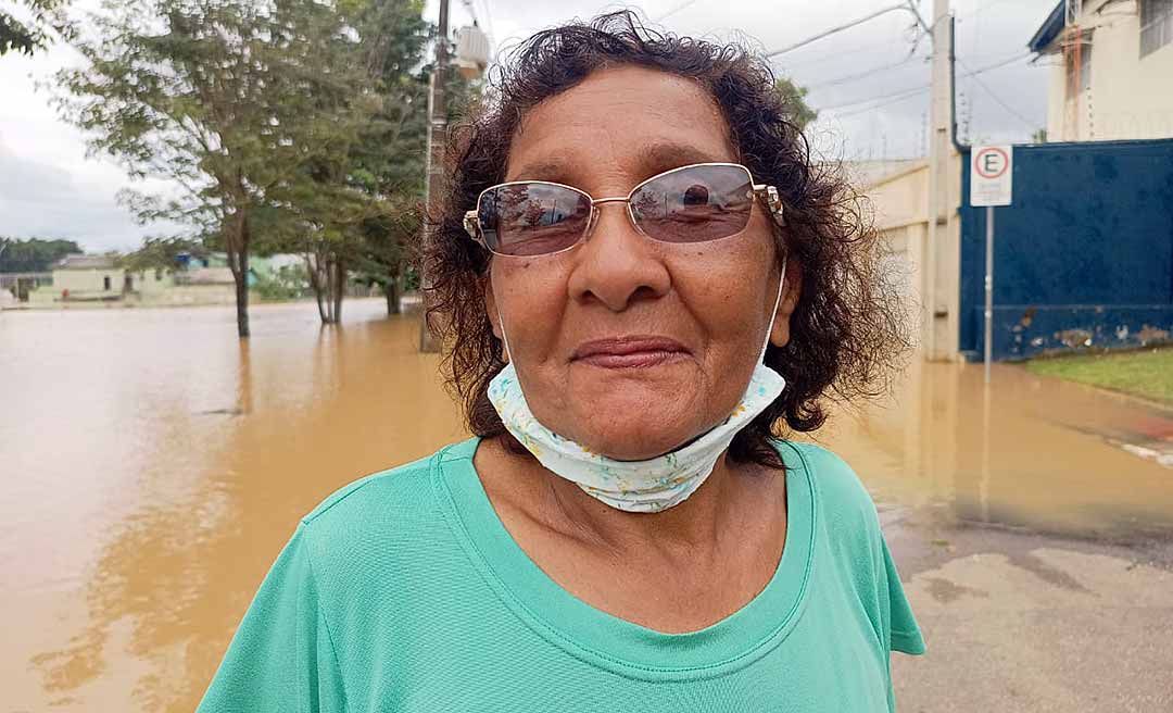 Acostumada com cheias do rio Acre, aposentada que mora na Base não quer sair do bairro: “É perto de tudo”